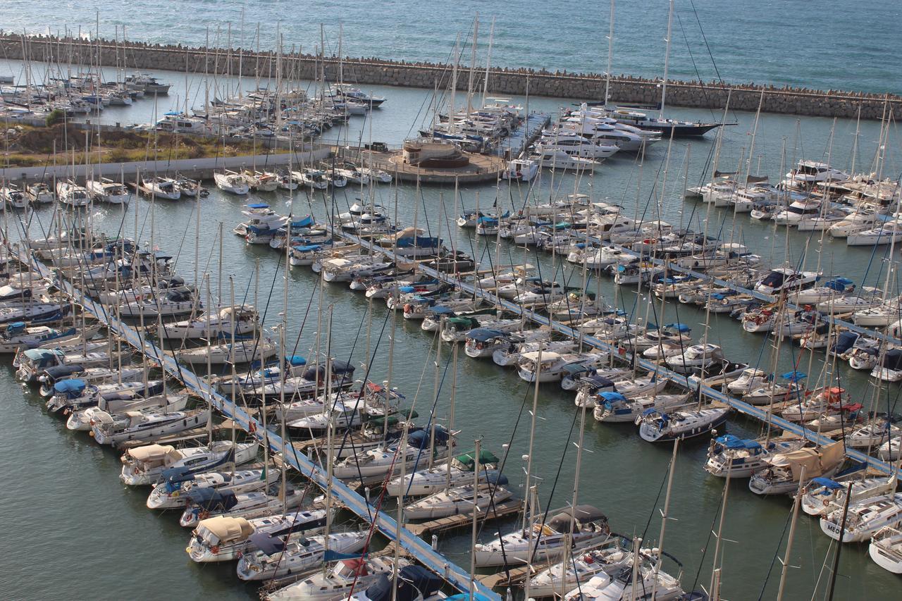 First Class Marina Herzlia Herzliya Экстерьер фото