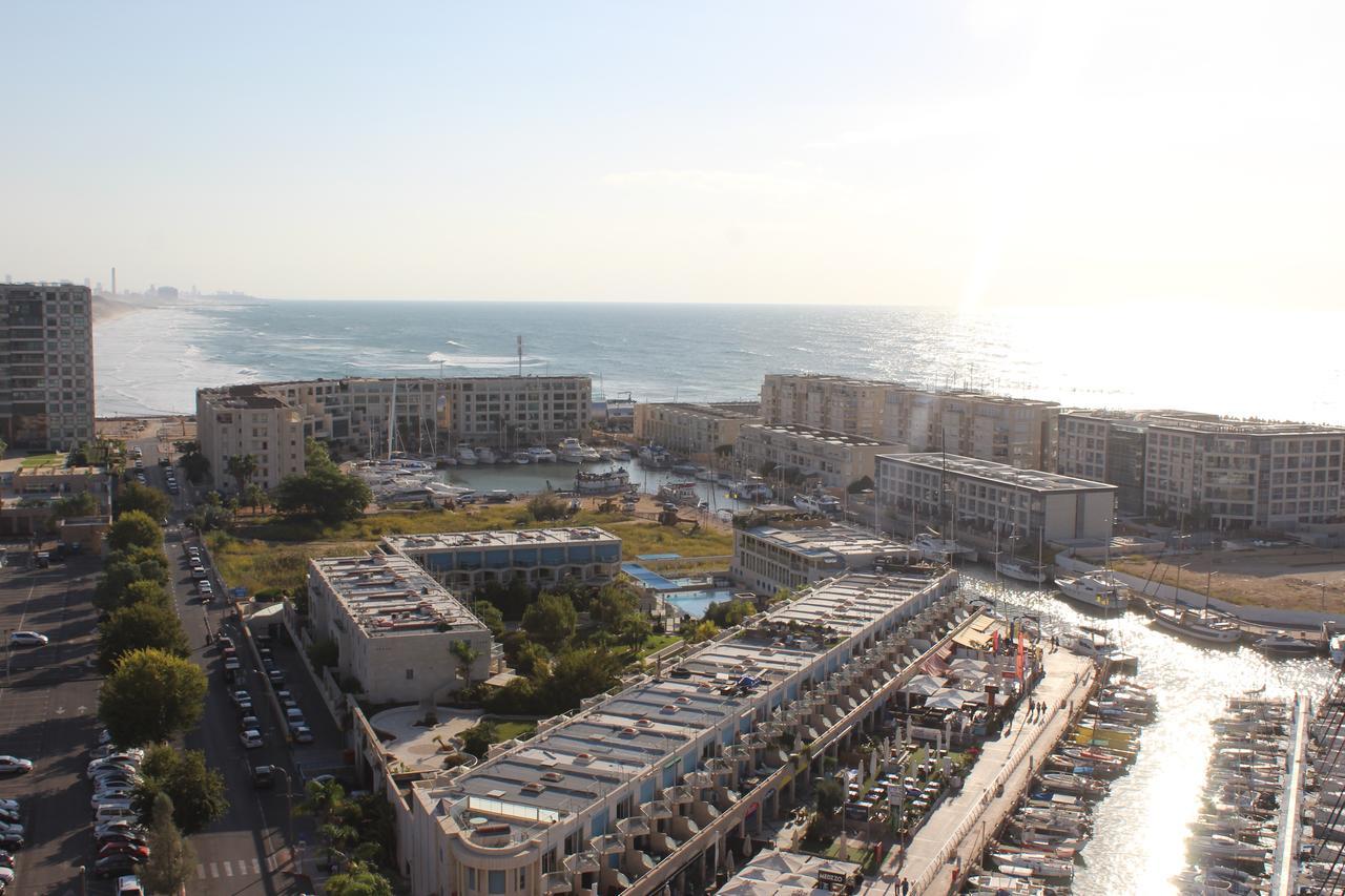 First Class Marina Herzlia Herzliya Экстерьер фото